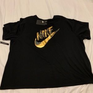 Women’s Nike Shirt